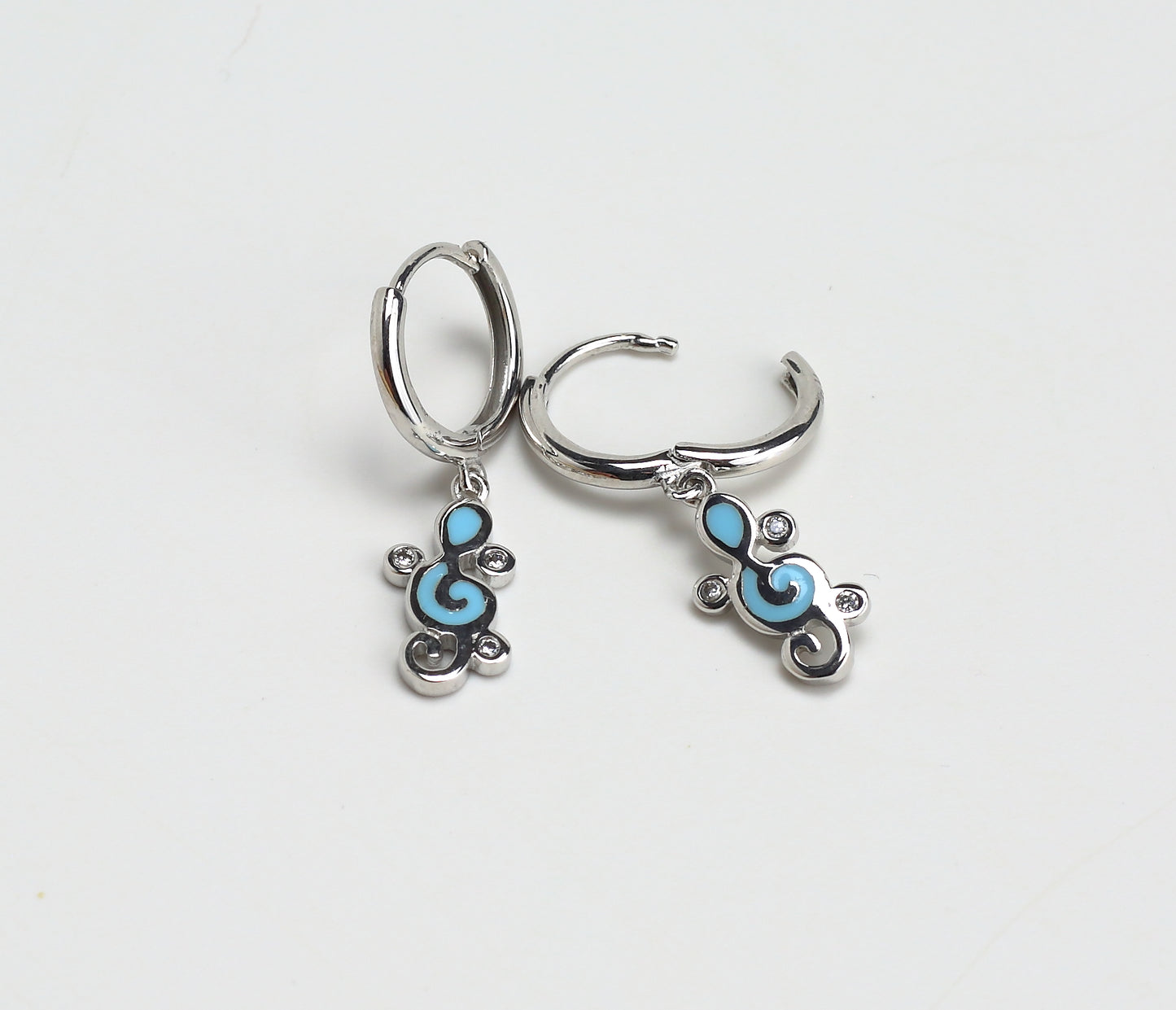 Musical note earring