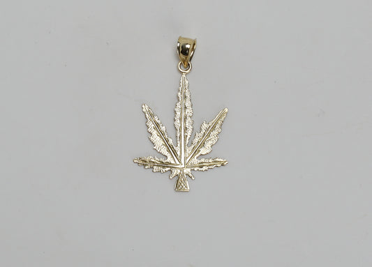Small Marijuana leaf pendant